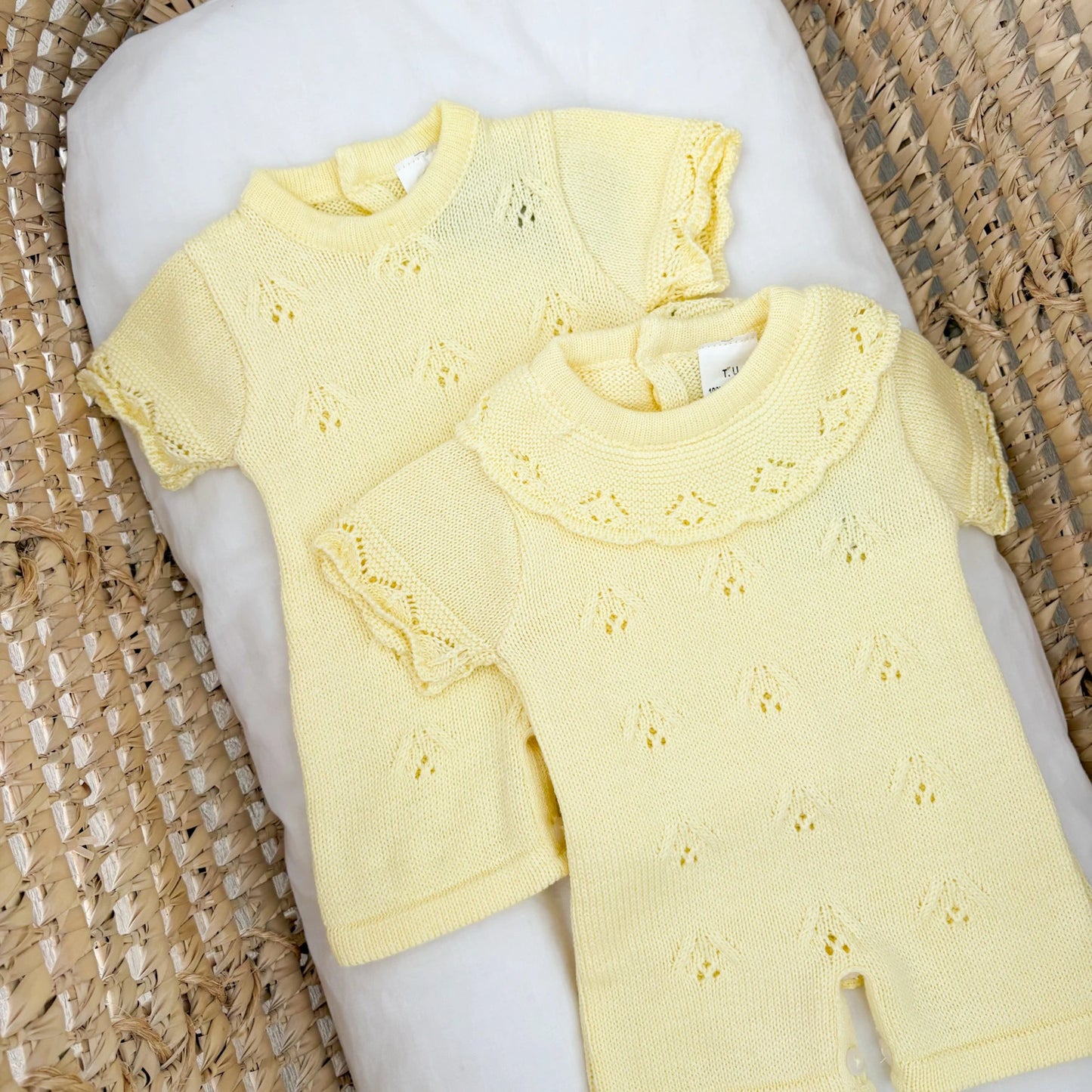 Pagliaccetto neonato in cotone giallo