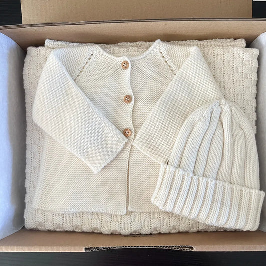 Baby box – newborn ( copertina, completino e cappellino)