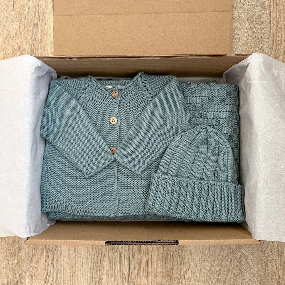 Baby box – newborn ( copertina, completino e cappellino)