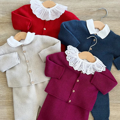 Completino neonato in misto lana – Cardigan, pantalone e cappellino