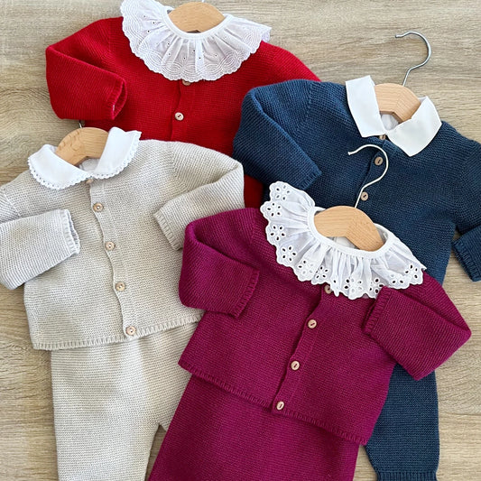 Completino neonato in misto lana – Cardigan, pantalone e cappellino