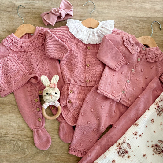 Tutina neonato traforata con colletto