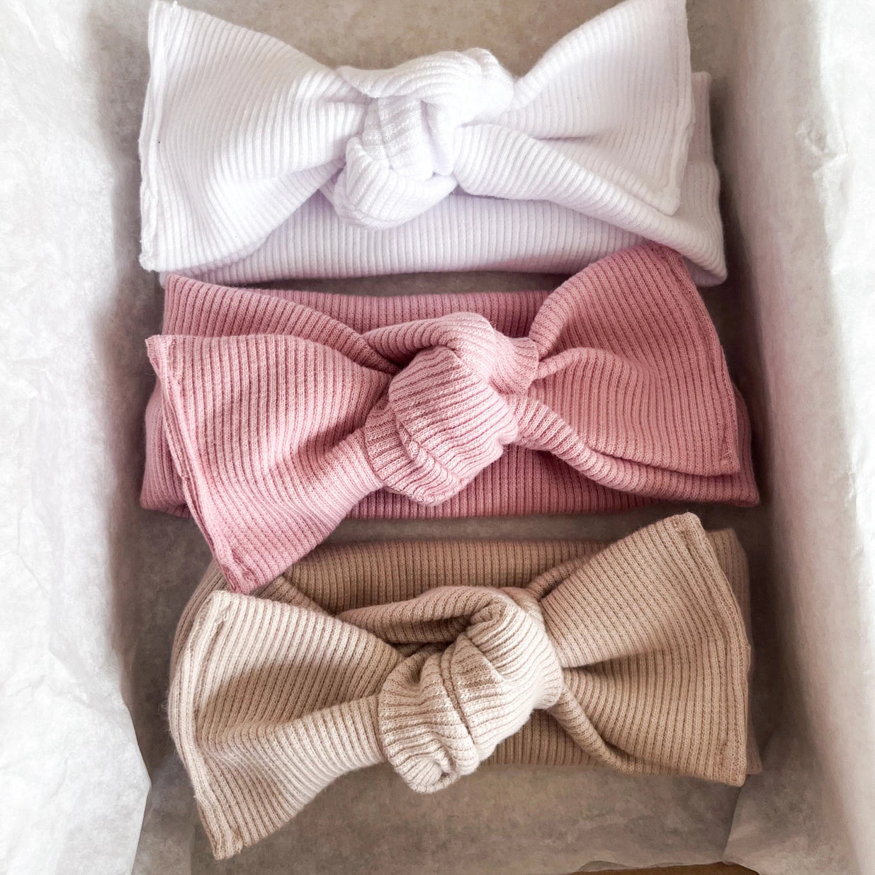 Fascetta neonata con fiocco