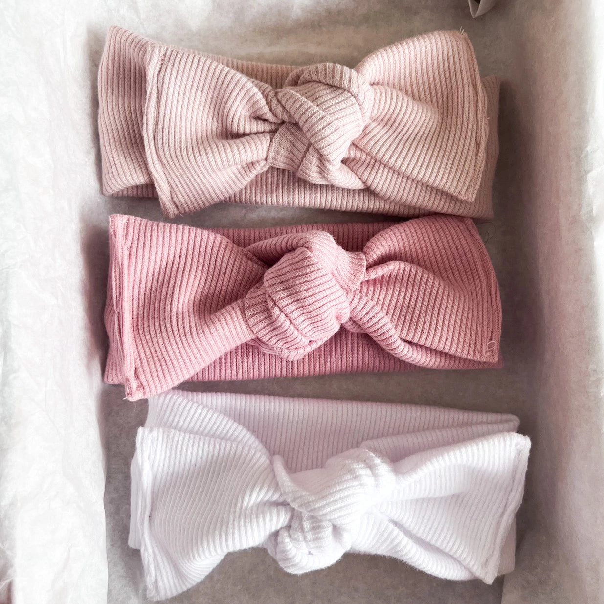 Fascetta neonata con fiocco