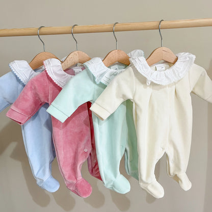 Tutina neonato in ciniglia scollo voulant