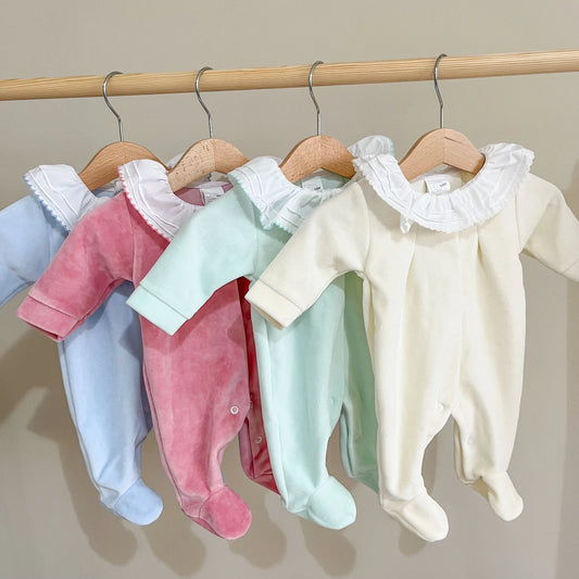 Tutina neonato in ciniglia scollo voulant
