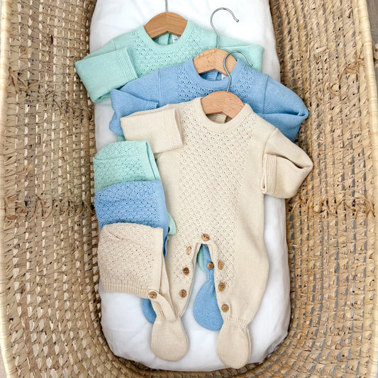 Tutina neonato traforata