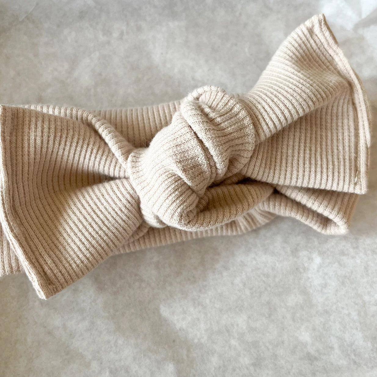 Fascetta neonata con fiocco