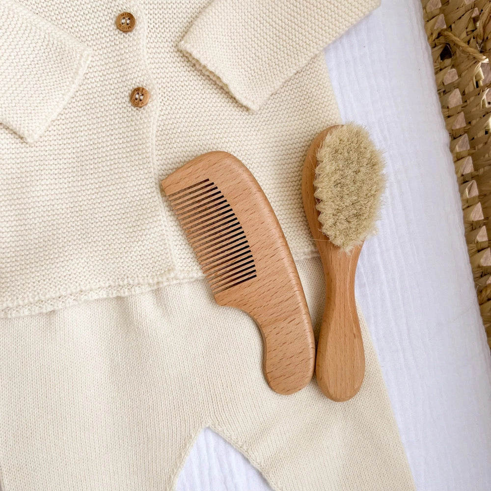 Set spazzole e pettine in legno