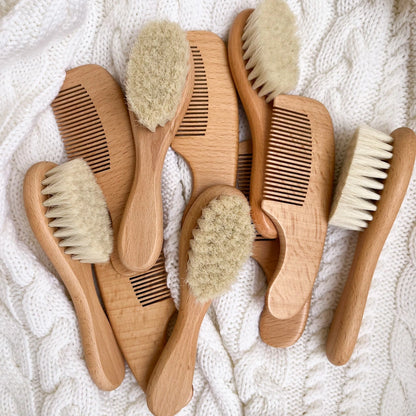 Set spazzole e pettine in legno